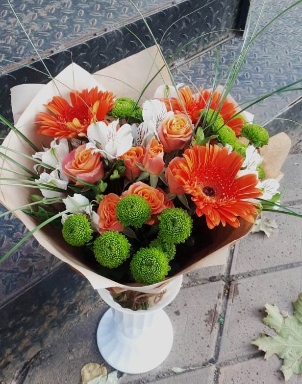 Букет цветов из: Герберы, Хризантемы, Альстромерии и Розы в Выльгорте
