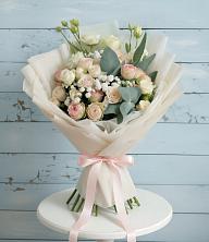 Букет цветов из:  Розы и Лизиантусы в Выльгорте