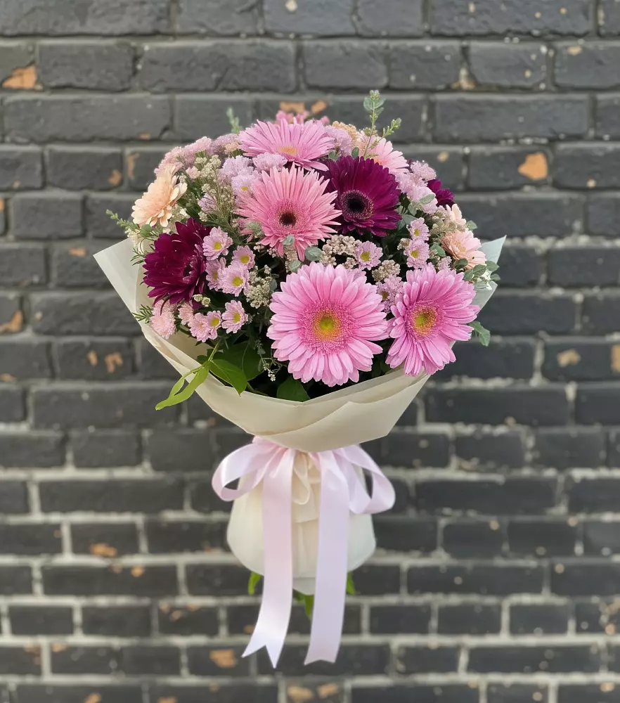 Букет цветов из: Герберы и Хризантемы в Выльгорте