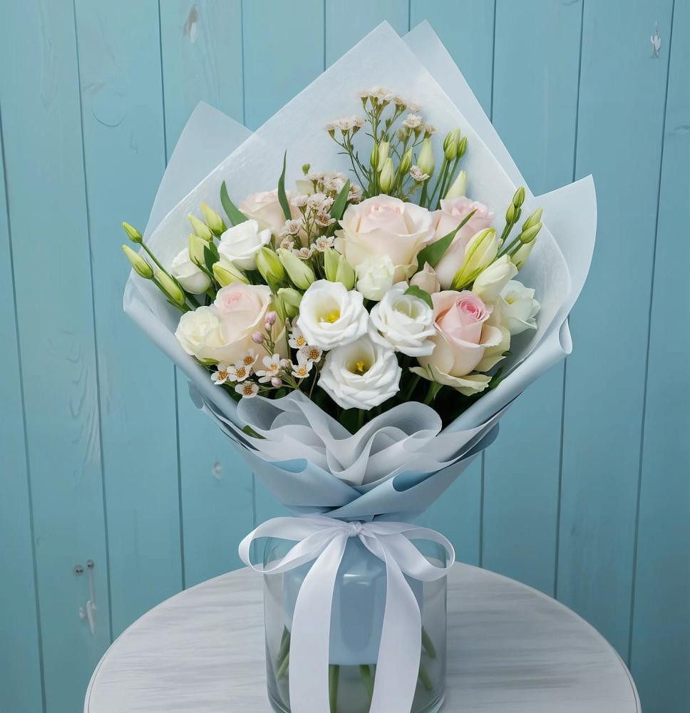 Букет цветов из: Розы и Лизиантусы в Выльгорте