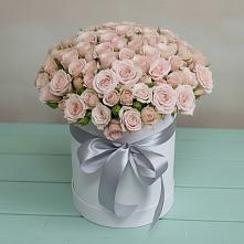 Цветочная композиция из Розы в шляпной коробке в Выльгорте