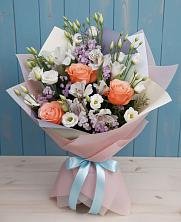 Букет цветов из:  Лизиантусы, Розы, Альстромерии и Гипсофила в Выльгорте