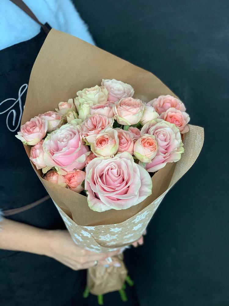 Букет цветов из: Хризантемы и Розы в Выльгорте