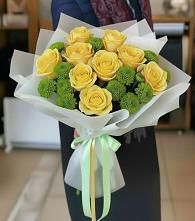 Букет цветов из:  Хризантемы и Розы в Выльгорте