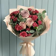 Букет цветов из:  Гвоздики и Розы в Выльгорте