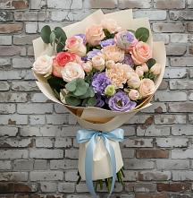 Букет цветов из:  Розы, Лизиантусы и Гвоздики #REPLACE_PRED# Выльгорте