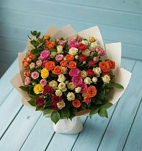 Букет Микс из разноцветных кустовых роз в Выльгорте
