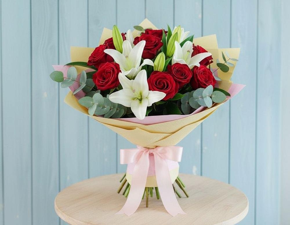 Букет цветов из: Лилии и Розы в Выльгорте
